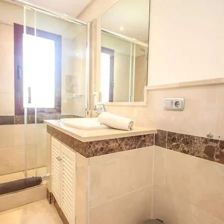 Apartment Penthouse Great Sea Views & Access *