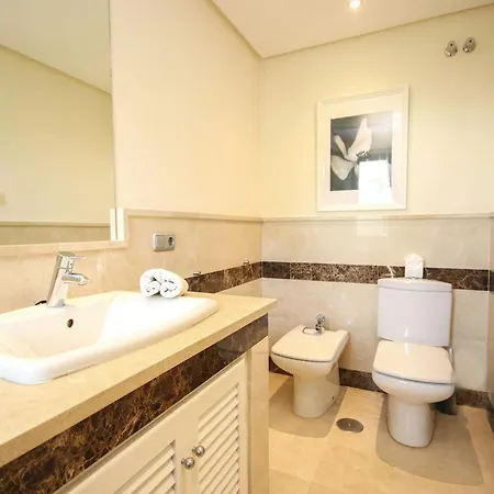 Penthouse Great Sea Views & Access Estepona