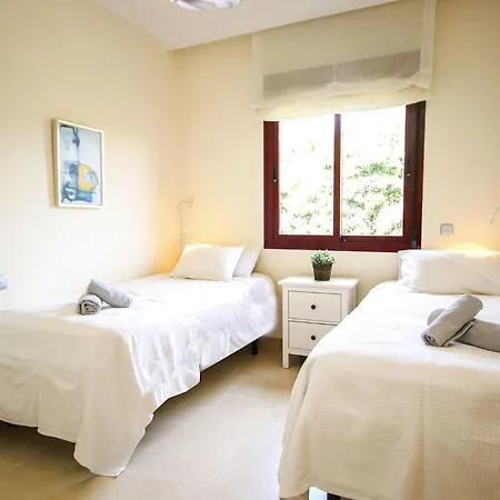 Penthouse Great Sea Views & Access * Estepona