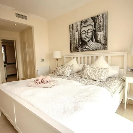 Apartment Penthouse Great Sea Views & Access *