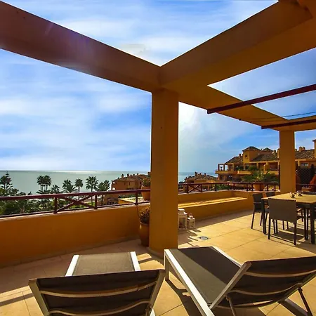 Penthouse Great Sea Views & Access
